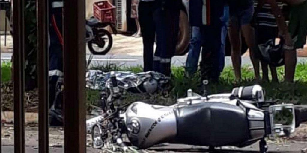 Jovem Bate Moto Em Arvore E Morre Em Sertãozinho Em Ribeirão