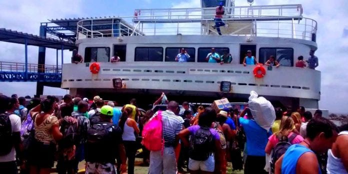 travessia entre Itaparica e Salvador