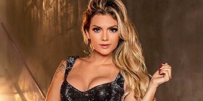 kelly-key-1_Easy-Resize.com