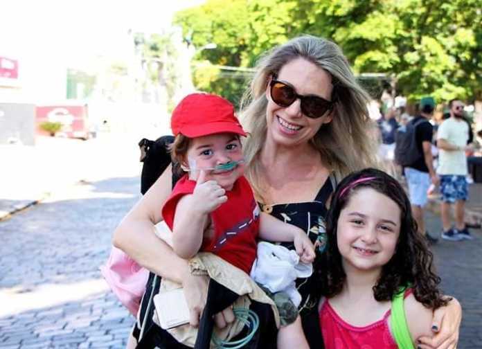 Verônica com seus filhos