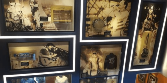 No total, 45 itens do acervo do Hard Rock Cafe estão em Ribeirão Preto. Divulgação.