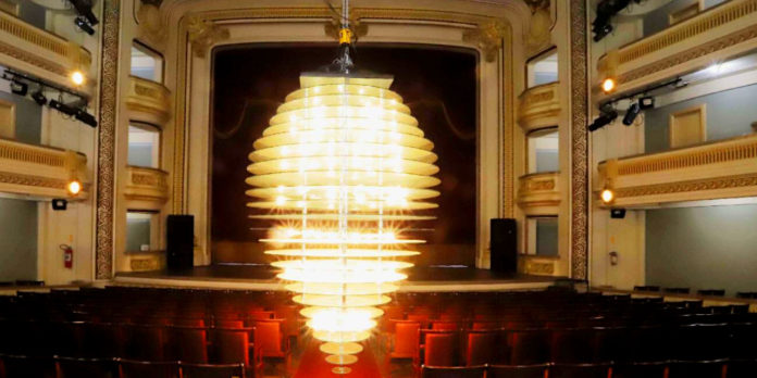 Theatro Pedro II recebe tradicional limpeza do lustre2